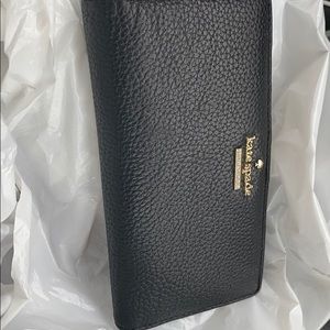 Kate Spade EUC Black leather Bi-fold wallet!